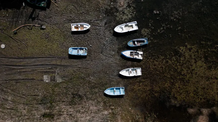 Sapanca Gölü'nde korkutan görüntü: Metrelerce çekildi 1