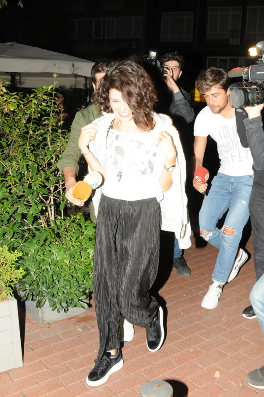 Beren Saat: İyi proje gelmediği için ekranda yokum 3 Beren Saat: İyi proje gelmediği için ekranda yokum 3