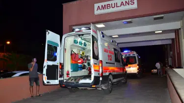 Ambulans yaşlı kadına çarptı