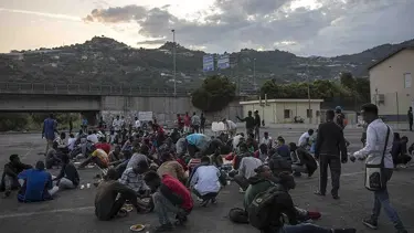 AB sınırlarından düzensiz göçmen geçişi bu yıl yüzde 23 azaldı