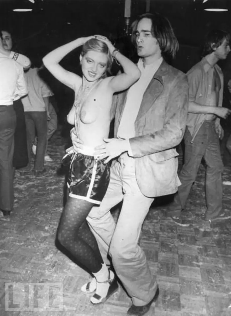 Diskonun sıcak zamanları 48 Diskonun sıcak zamanları 48