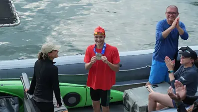 16 yaşındaki Arda, Manhattan Adası'nı yüzerek geçti