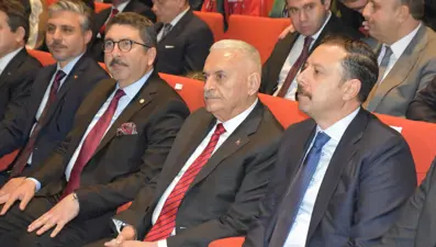 Binali Yıldırım: Erdoğan'ın tekrar cumhurbaşkanı adaylığının yolu açılmalı