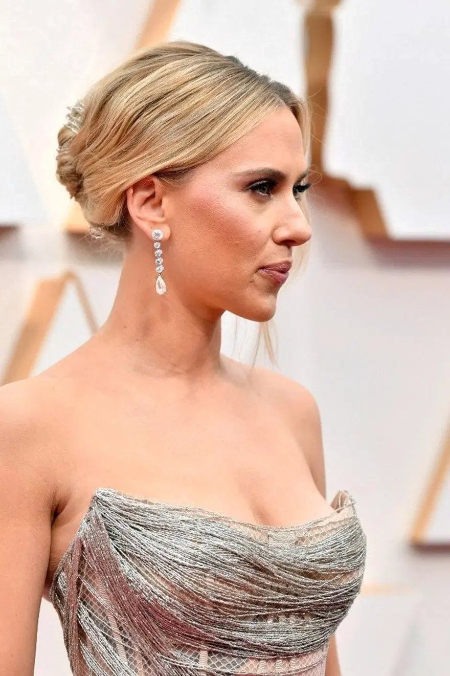Hollywood'da bir ilk! Scarlett Johansson yönetmen olacak 