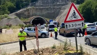 Antalya’da tünel girişinde kaza