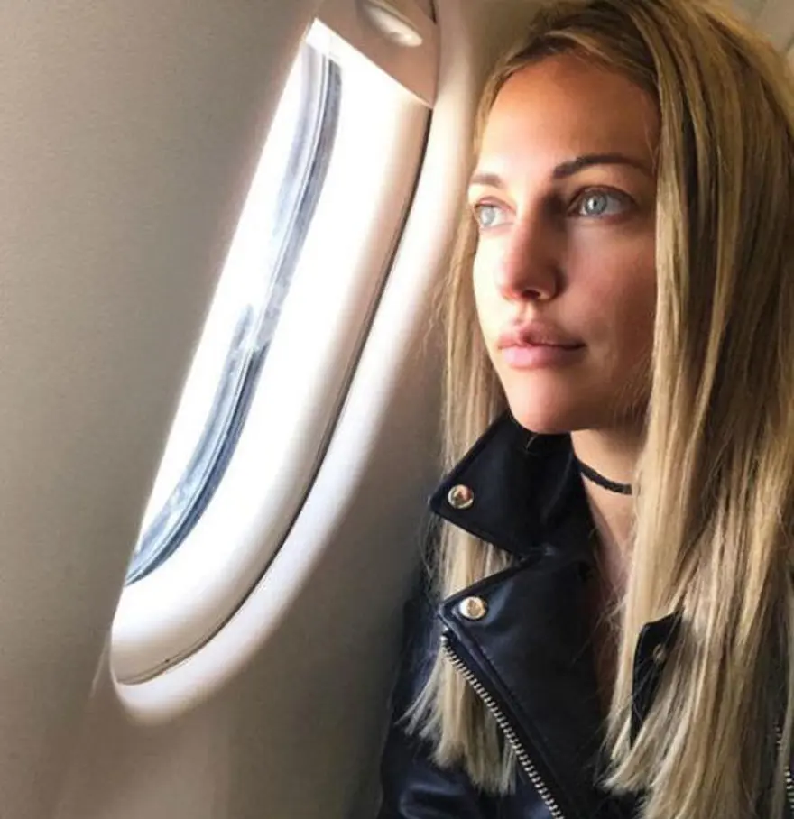 Uçakta rahatsızlanan Meryem Uzerli hastaneye kaldırıldı 15