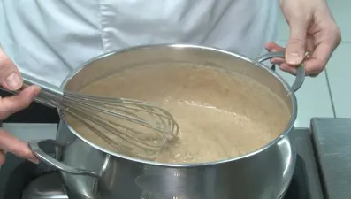 Şeflerden Ramazan'a özel tarif: Hurma ve sütle hazırlanan muhteşem lezzet