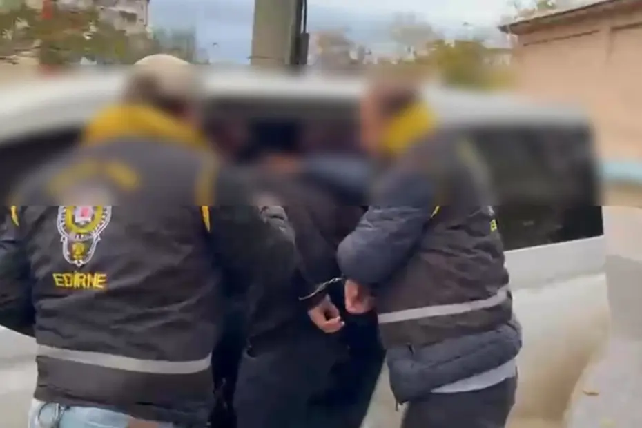 Firari hükümlü, eve gelen polisi görünce intihara kalkıştı