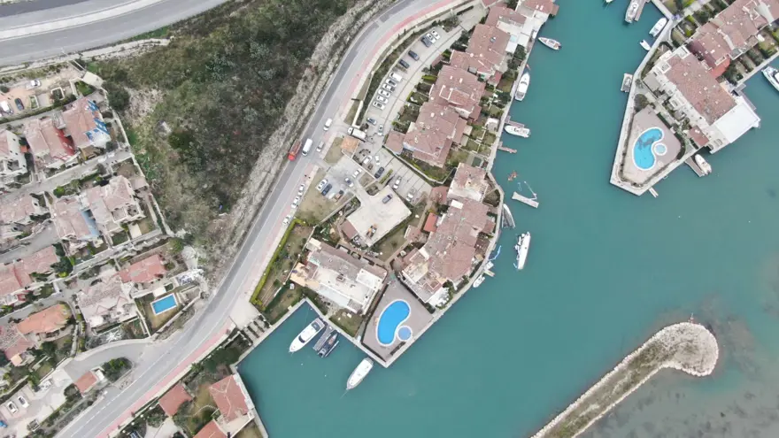 İzmir Çeşme'de hortumun geride bıraktığı hasar için çalışmalar sürüyor 27