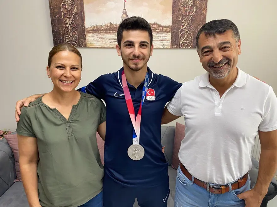 Kundakta başladığı sporda tarih yazdı 