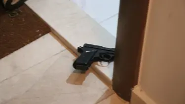 Kız arkadaşı kapıyı açmayınca kendini vurdu