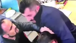 Esenyurt’ta tekel bayisinde daha önce yaşanan kavganın görüntüsü ortaya çıktı