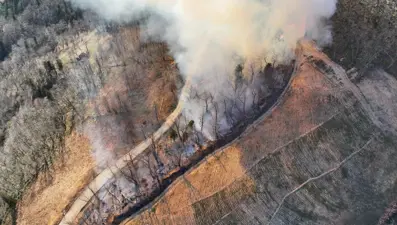 Trabzon’da örtü yangını: Ekipler müdahale ediyor