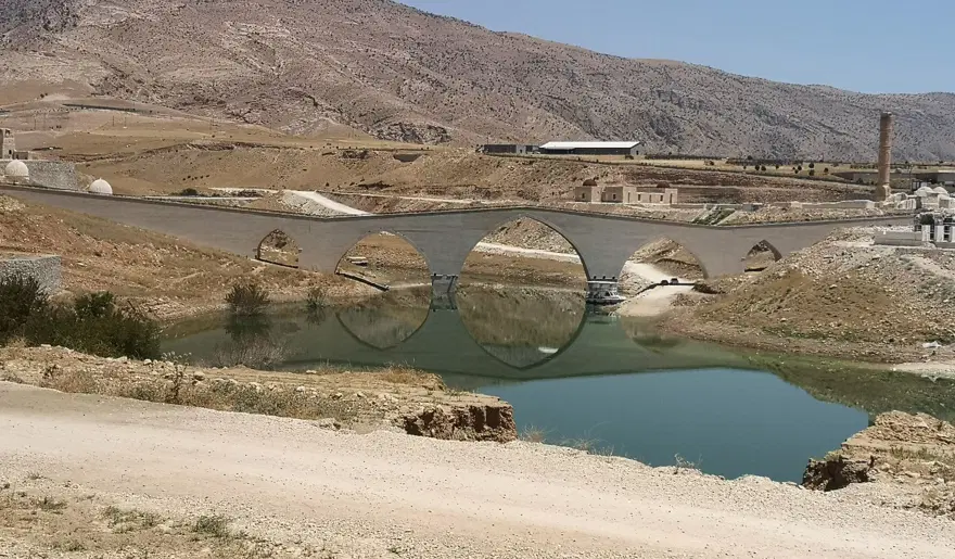 Su altında kalan 12 bin yıllık Hasankeyf, teknelerle gezilecek 9