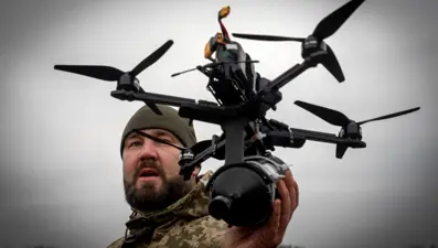 Rusya savaşı okullara taşıyor: İHA çalışmaları zorunlu ders olacak