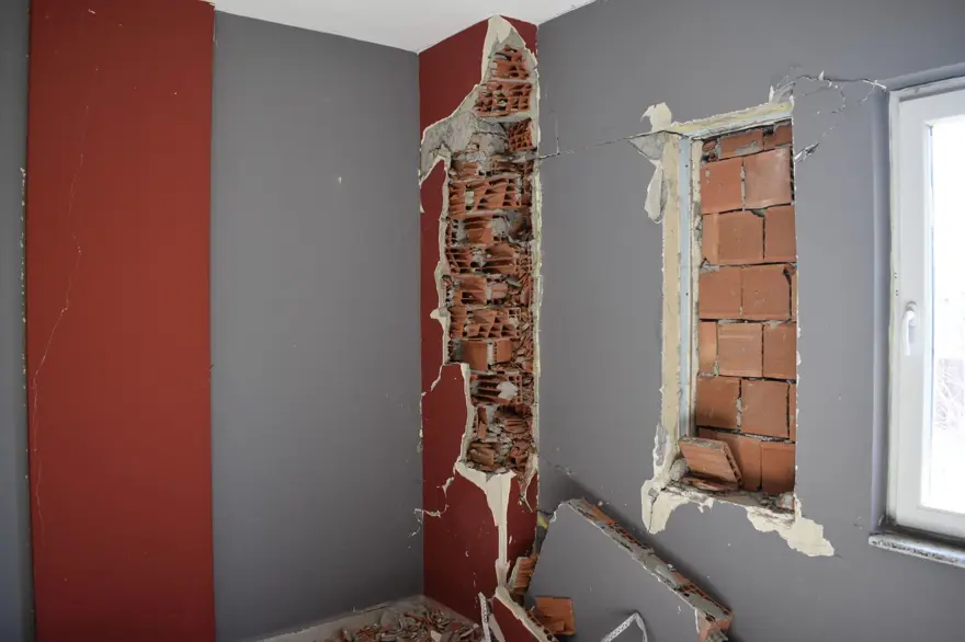 Patlayan bina kolonundan tuğla çıktı: "İnsan hayatı bu kadar mı ucuz" 13