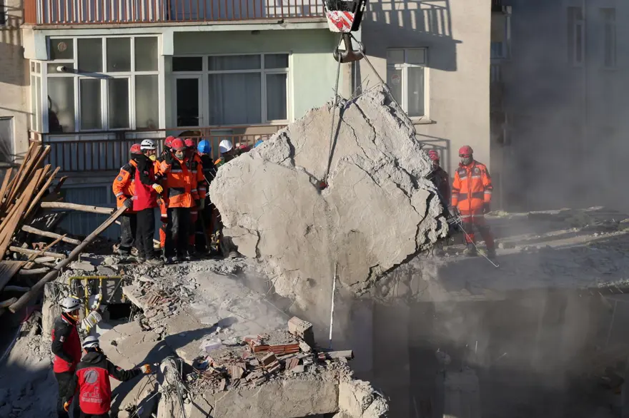Elazığ deprem bölgesinden son görüntüler 2 Elazığ deprem bölgesinden son görüntüler 2