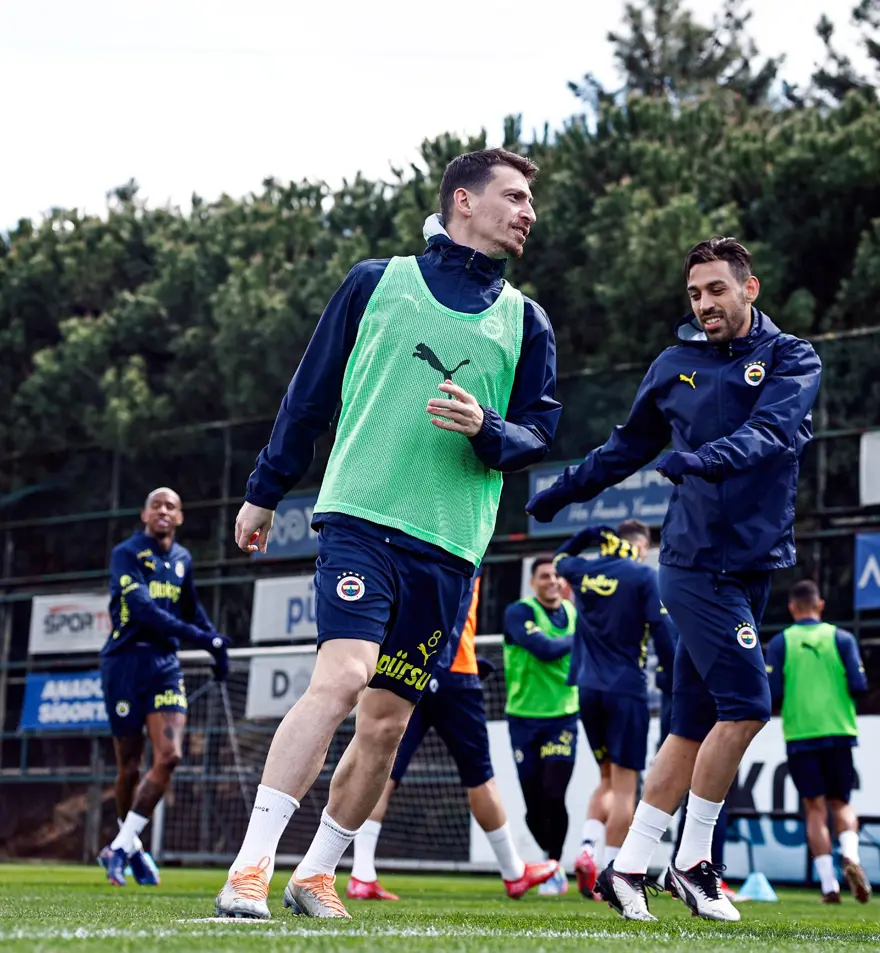 Aziz Yıldırım'ın kızı Yaz, Fenerbahçe antrenmanında 5