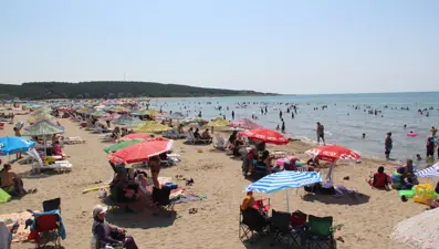 Kandıra'nın 2 plajı hariç tüm plajlarda hafta sonu denize girmek yasaklandı
