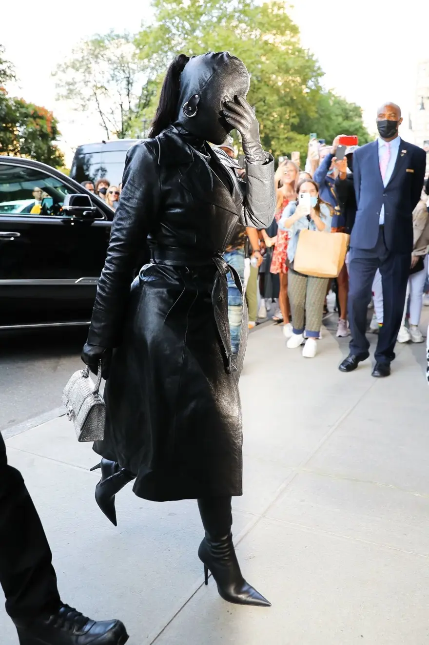 Jared Leto farklı maske tedbiriyle bile tanındı 6