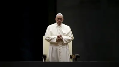 İlklerin Papası: Kapıcılıktan Vatikan'a, Francis'in tabuları yıkan hayatı