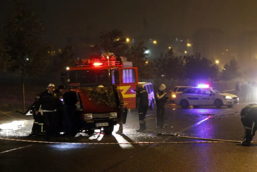 Kaza yapan otomobilin şoförü yanarak can verdi 1
