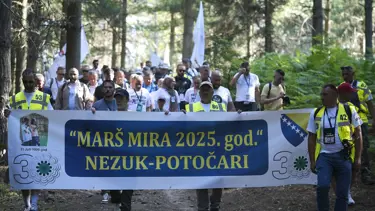 Ölüm yolunda barış yürüyüşü: "Dünyaya bir Srebrenitsa yetmedi"