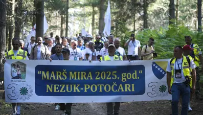 Ölüm yolunda barış yürüyüşü: "Dünyaya bir Srebrenitsa yetmedi"