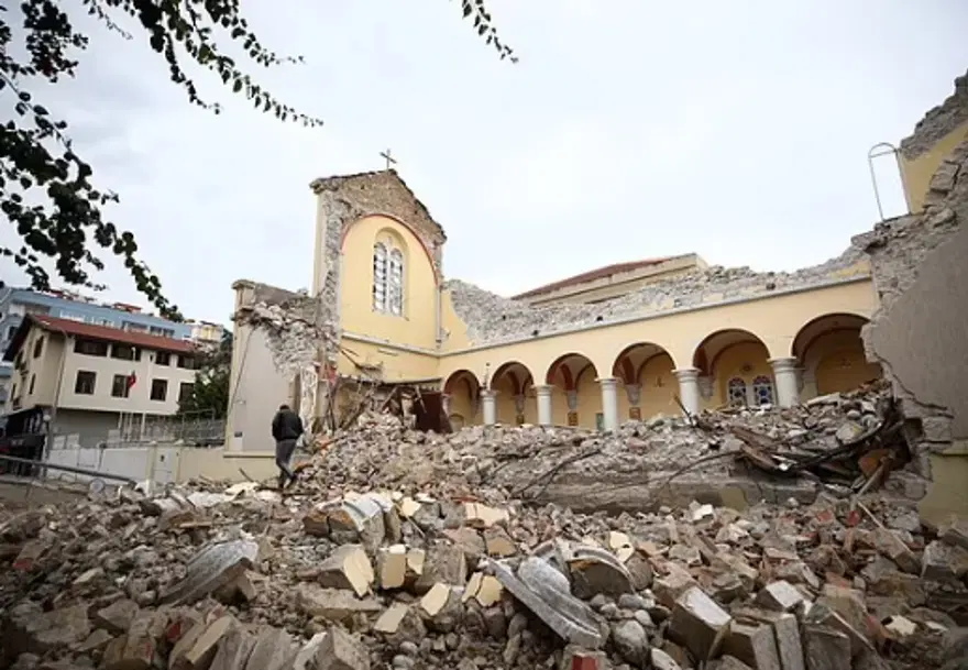 Kahramanmaraş merkezli depremlerin öncesi ve sonrası: Fotoğraflar büyük yıkımı acı bir şekilde gösteriyor 13