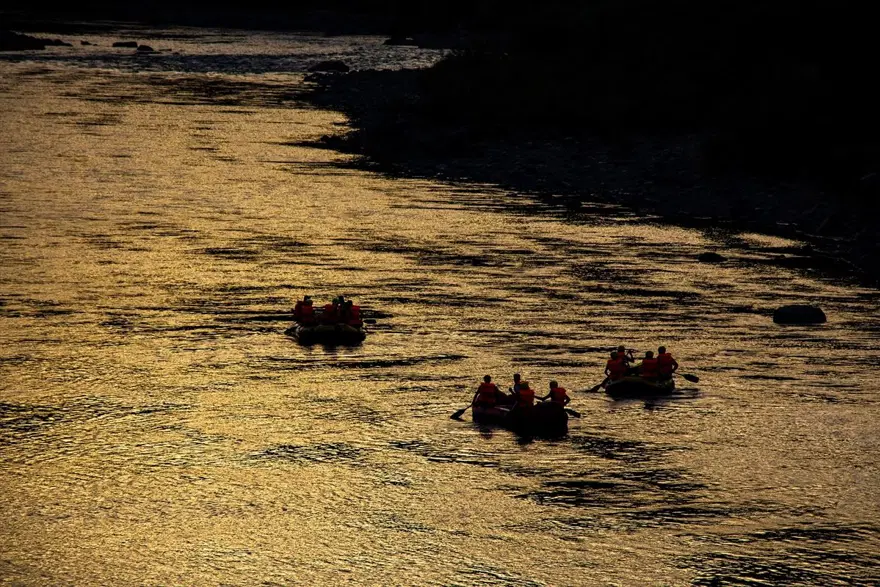 Elazığ'da Murat Nehri'nde rafting heyecanı 14 Elazığ'da Murat Nehri'nde rafting heyecanı 14