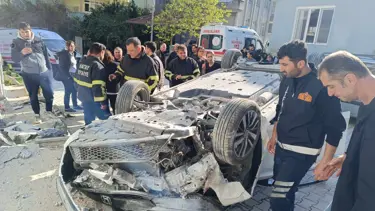 Hatay'da feci kaza: Otomobil devrildi