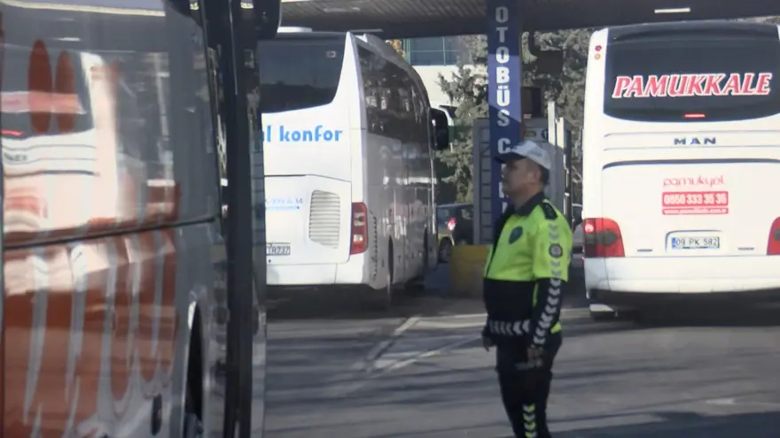 İstanbul’da otobüslere kış lastiği denetimi 5 İstanbul’da otobüslere kış lastiği denetimi 5