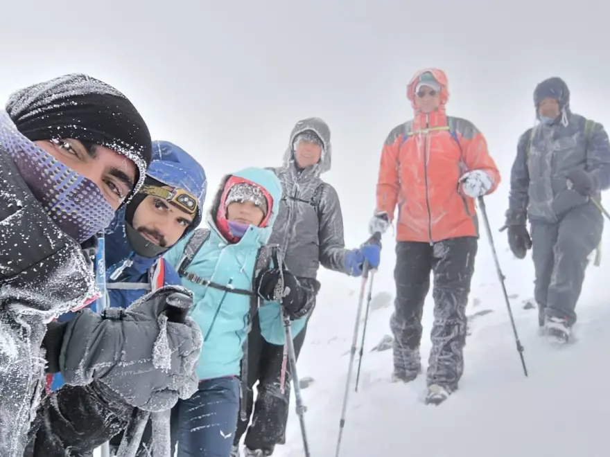 Ağrı Dağı'na zorlu tırmanış: Saçları ve kaşları buz tuttu 
