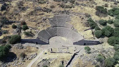 Assos Antik Kenti'ndeki 2 bin 200 yıllık tiyatro restore edilecek