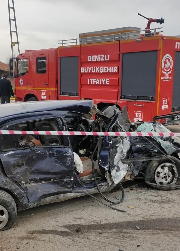 Denizli'de iki ayrı trafik kazası: 5 yaralı