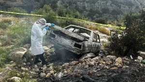 5 km arayla yanarak öldüler: 3 kişilik aile cinayete kurban gitmiş! 5 km arayla yanarak öldüler: 3 kişilik aile cinayete kurban gitmiş!