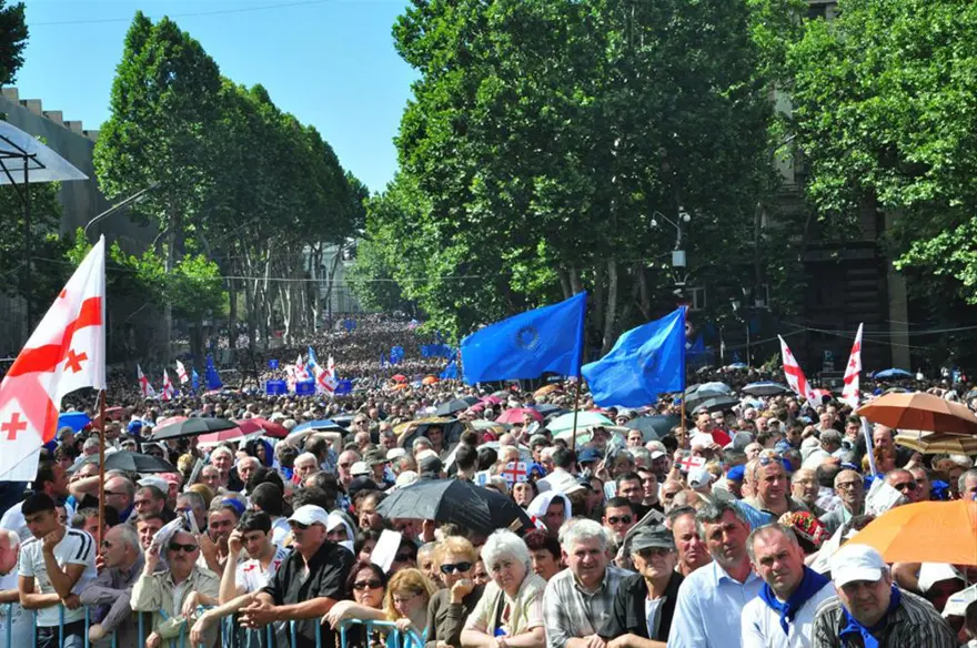 Milyarderin iktidar protestosu 7