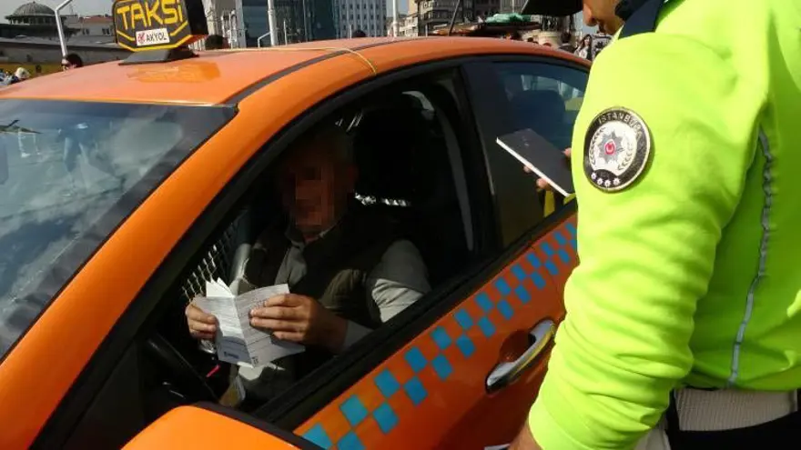 Taksim'de taksilere denetim: Binlerce lira ceza kesildi 