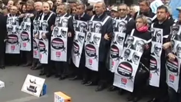 Ankara'da eylem yapan CHP'liler, 'ayaklı bilboard' oldu