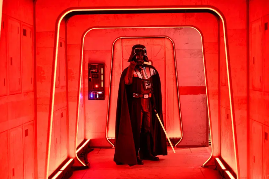 Darth Vader'ın ışın kılıcı 3.65 milyon dolara satıldı 4
