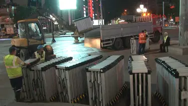 Güvenpark'a getirilen bariyerler toplatıldı