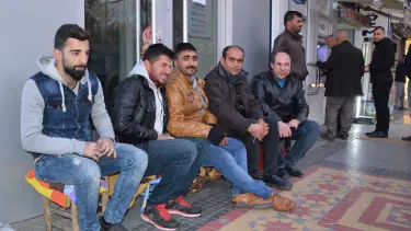 TOKİ konutları için bir gün önceden sıraya girdiler