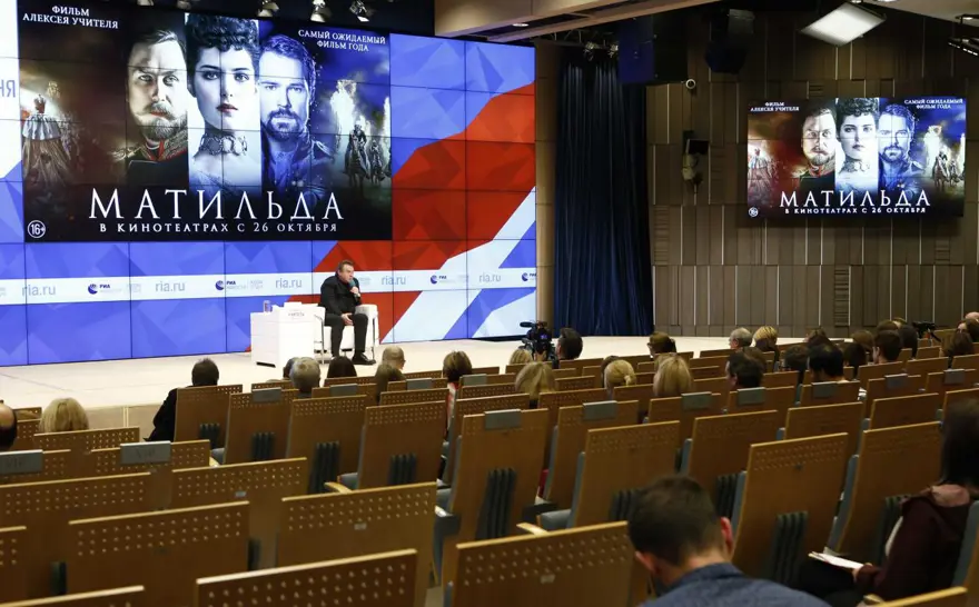 Rusya'da tepki çeken film Matilda'nın galası yapıldı 2 Rusya'da tepki çeken film Matilda'nın galası yapıldı 2