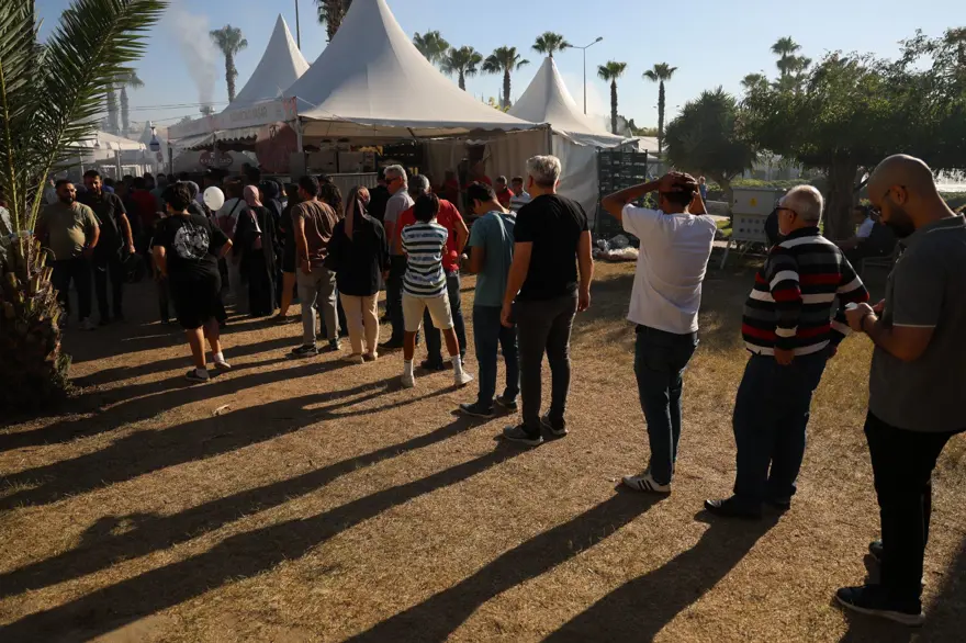 Adana’da kebap dumanları gökyüzünü kapladı 4 Adana’da kebap dumanları gökyüzünü kapladı 4