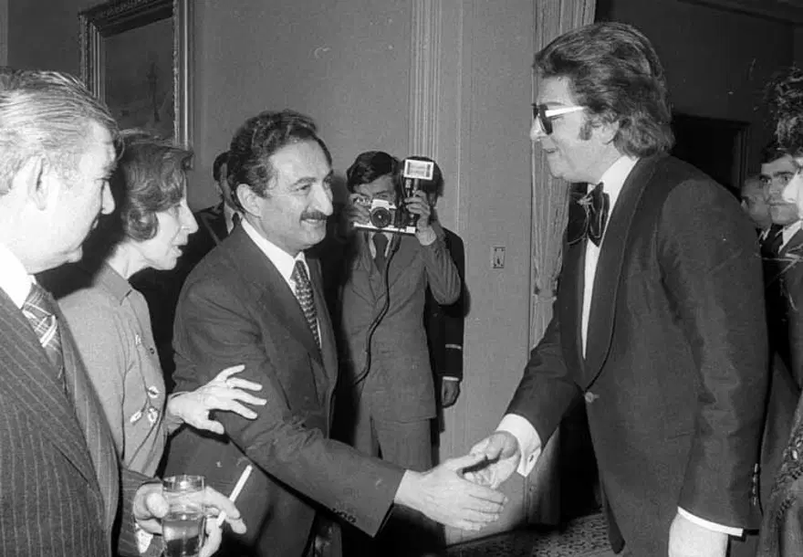 'Sanat Güneşi' bugün doğdu! Zeki Müren doğum gününde anılıyor 12