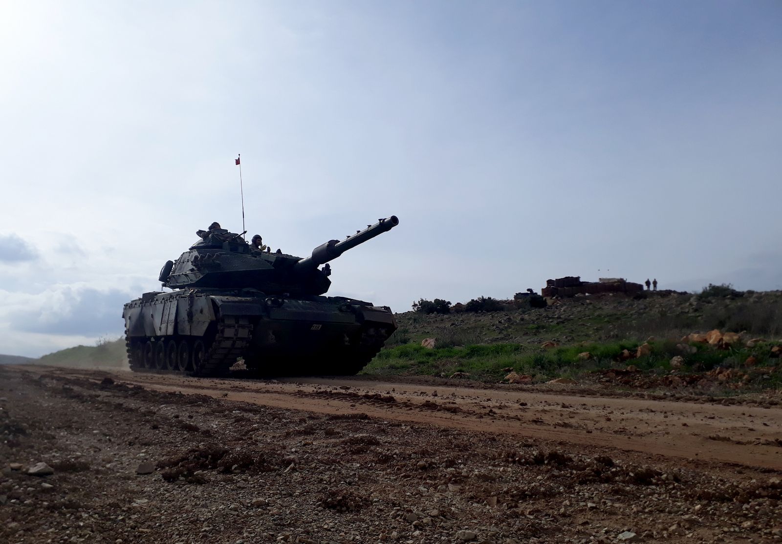 SON DAKİKA: Taciz ateşi açan YPG'li teröristlere karşılık verildi