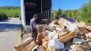 Yol kenarına atık döken kişilere para cezası kesildi