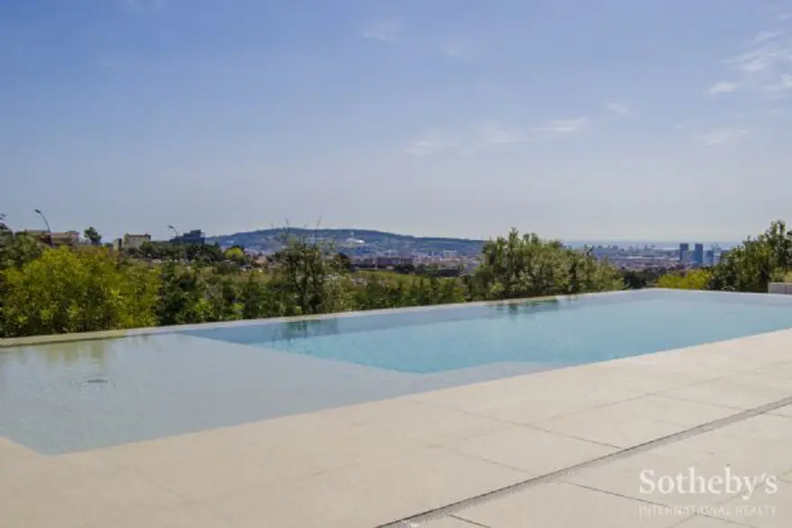 Arda Turan'ın 15 milyon euroluk malikanesi 1 Arda Turan'ın 15 milyon euroluk malikanesi 1