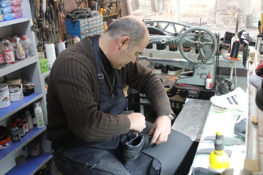 Babadan kalma dükkanda 40 yıldan fazla süredir çalışıyor: Bu mesleğe talep yok, çırak bulmakta zorlanıyorum 5