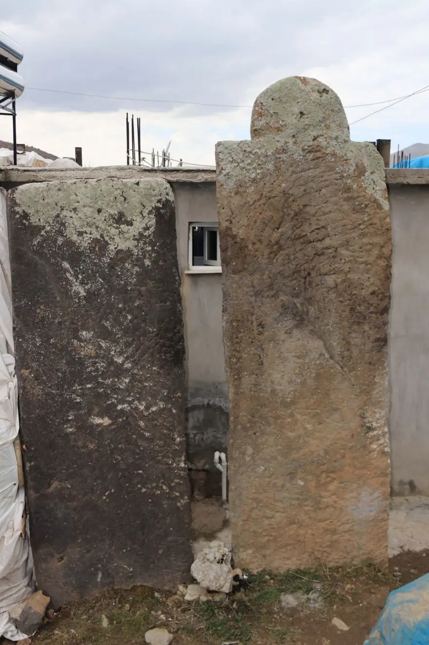 Bin 400 yıllık kilise ot ve saman deposu olarak kullanılıyor 5